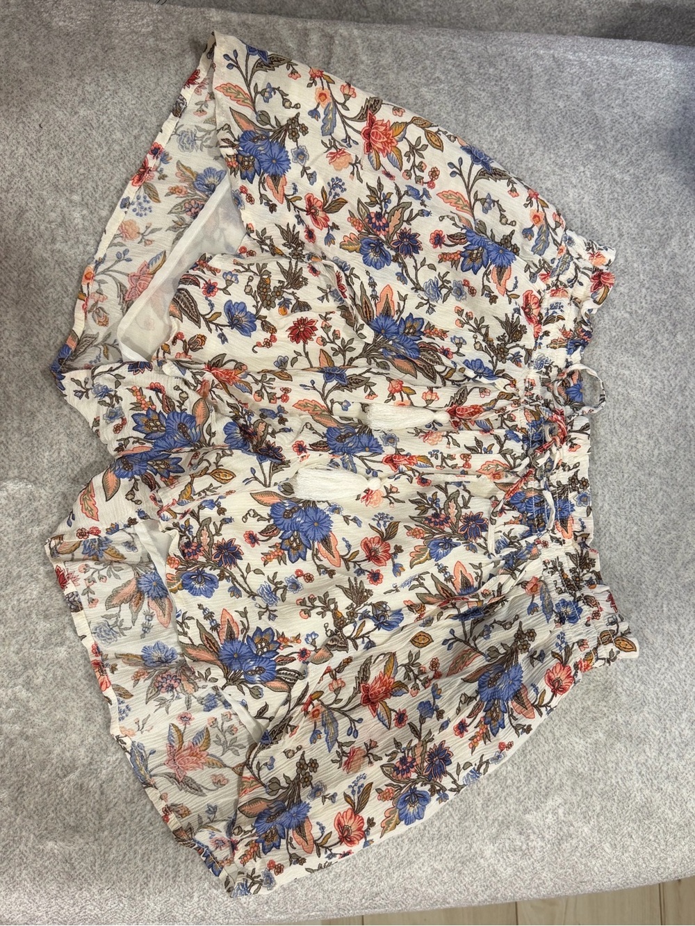 American Eagle Outfitters White Floral Drawstring Shorts